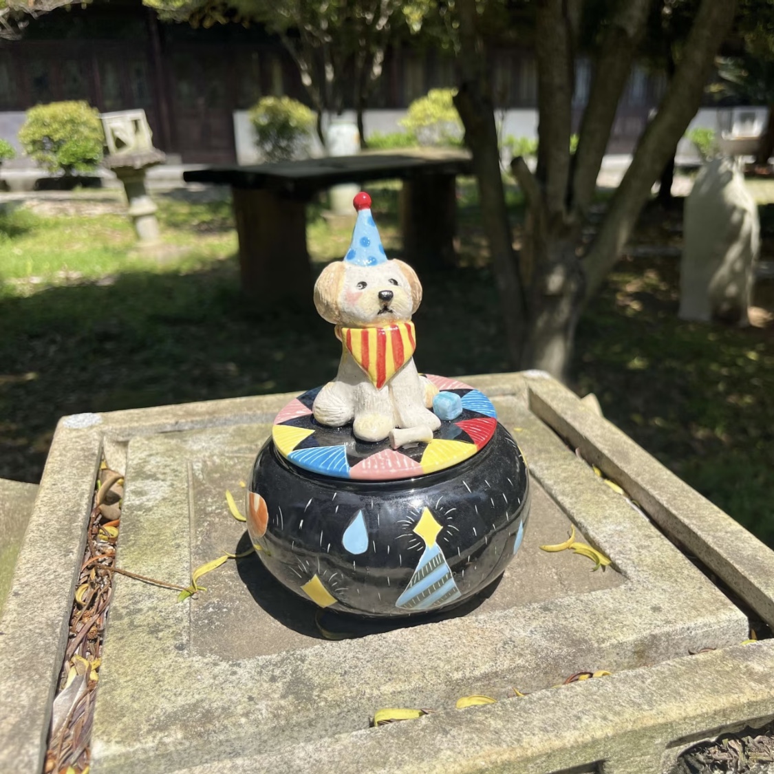 Handmade Pet Urn for Ashes – Ceramic Keepsake Urns with 3D Pet Figurine Lid, Personalized Dog or Cat Memorial Jar - Image 6